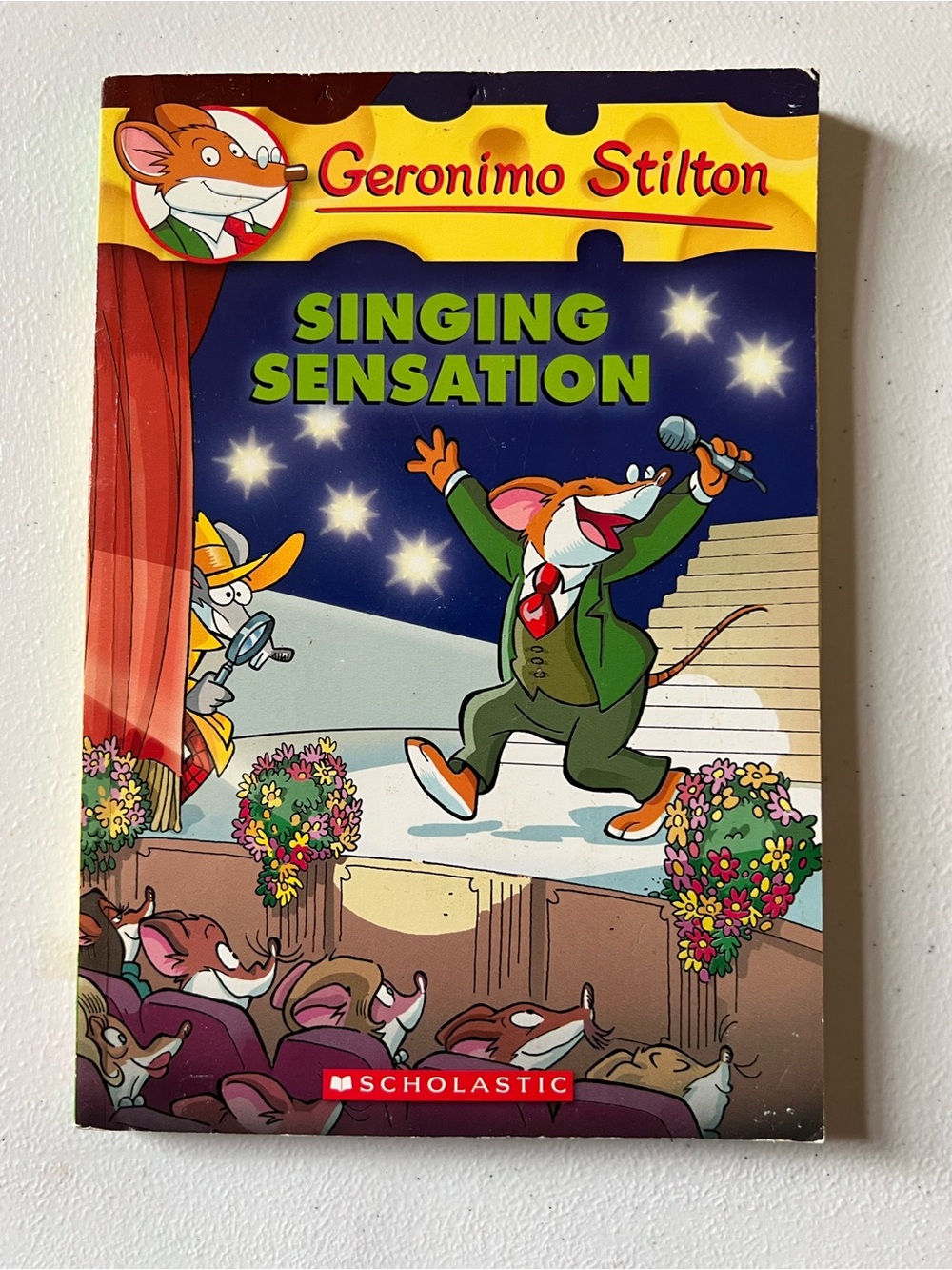 Geronimo Stilton Singing Sensation Book